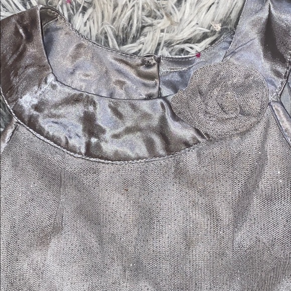 24mo girls Gray flowy dress - Picture 2 of 5